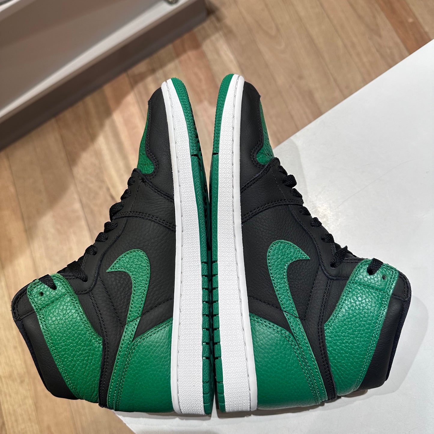 Jordan 1 Retro High Pine Green Black Pre-owned US 9