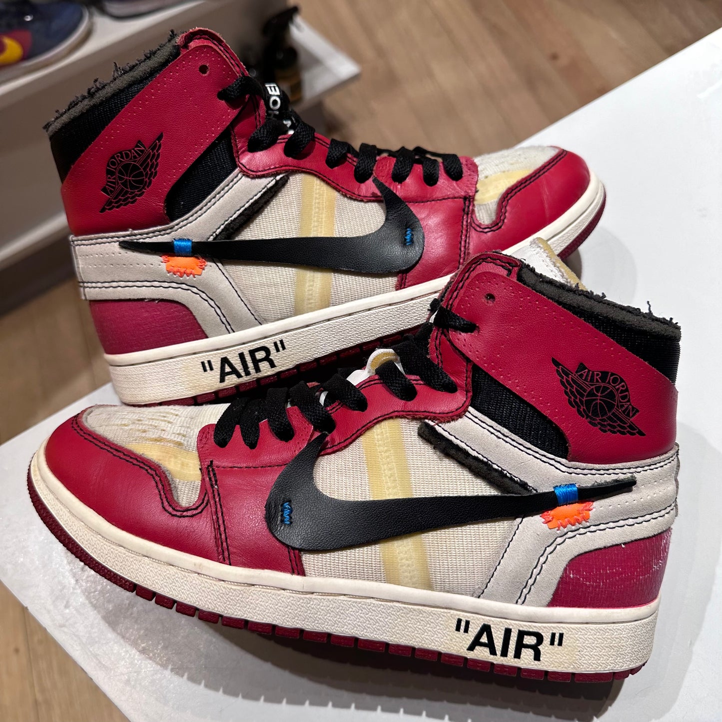 Jordan 1 Retro High Off-White Chicago Pre-owned US 8.5