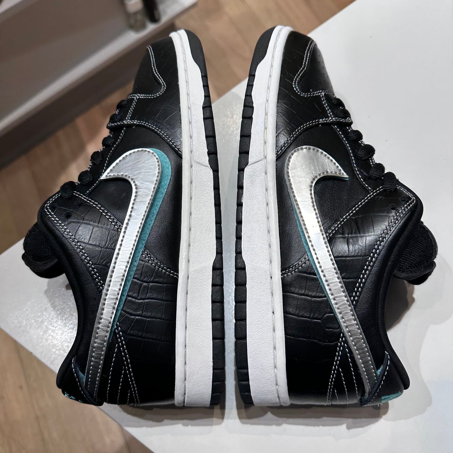 Nike SB Dunk Low Diamond Supply Co. Black Diamond Pre-owned