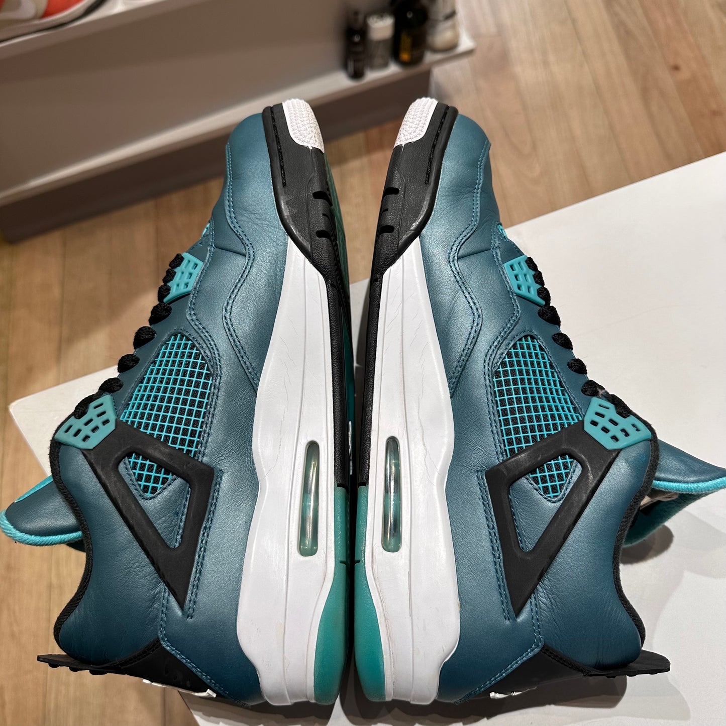 Jordan 4 Retro Teal Pre-owned US12