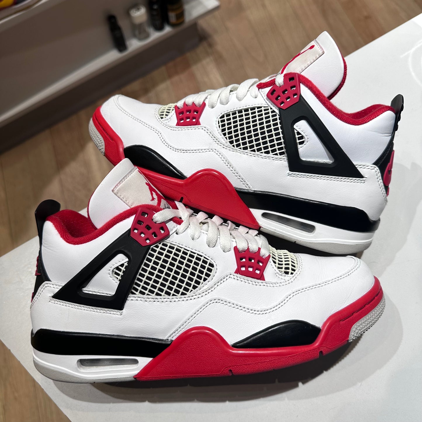 Jordan 4 Retro Fire Red (2020) Pre-owned US 8.5