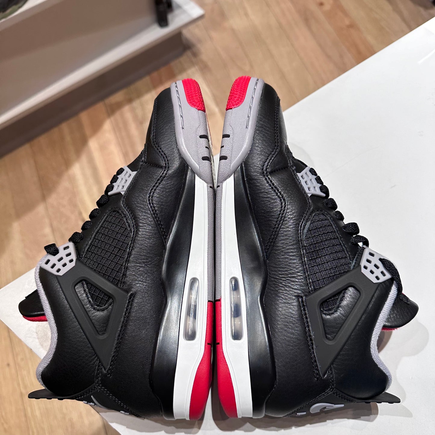 Jordan 4 Retro Bred Reimagined Pre-owned US8.5