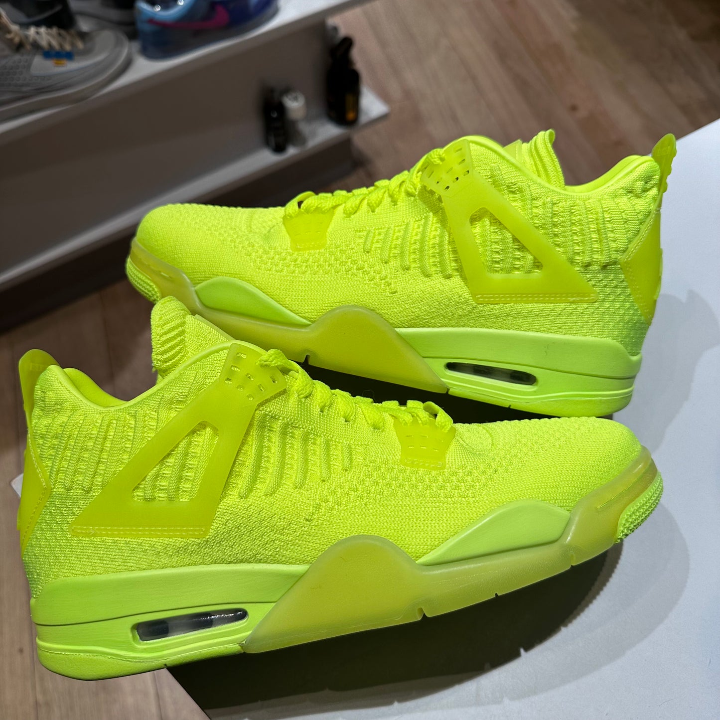 Jordan 4 Retro Flyknit Volt Pre-owned US 11