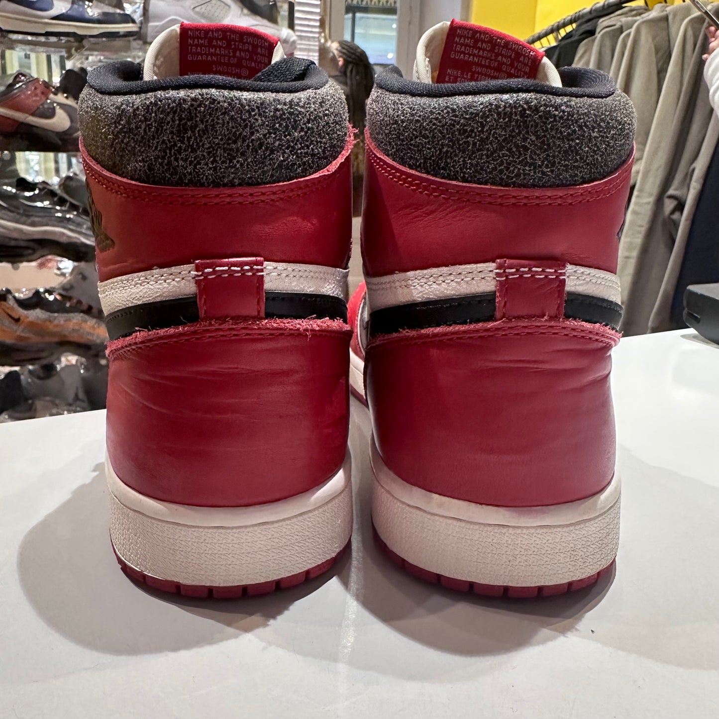 Jordan 1 Retro High OG Chicago Lost and Found Pre-owned US 10