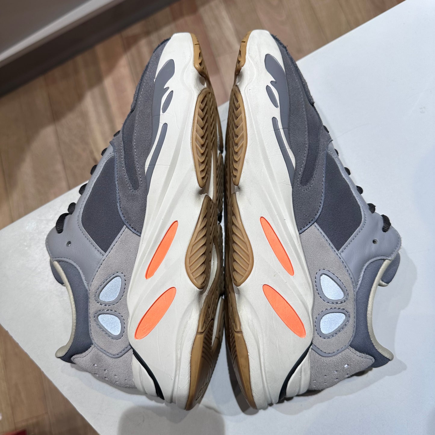 adidas Yeezy Boost 700 Magnet Pre-owned US 10.5