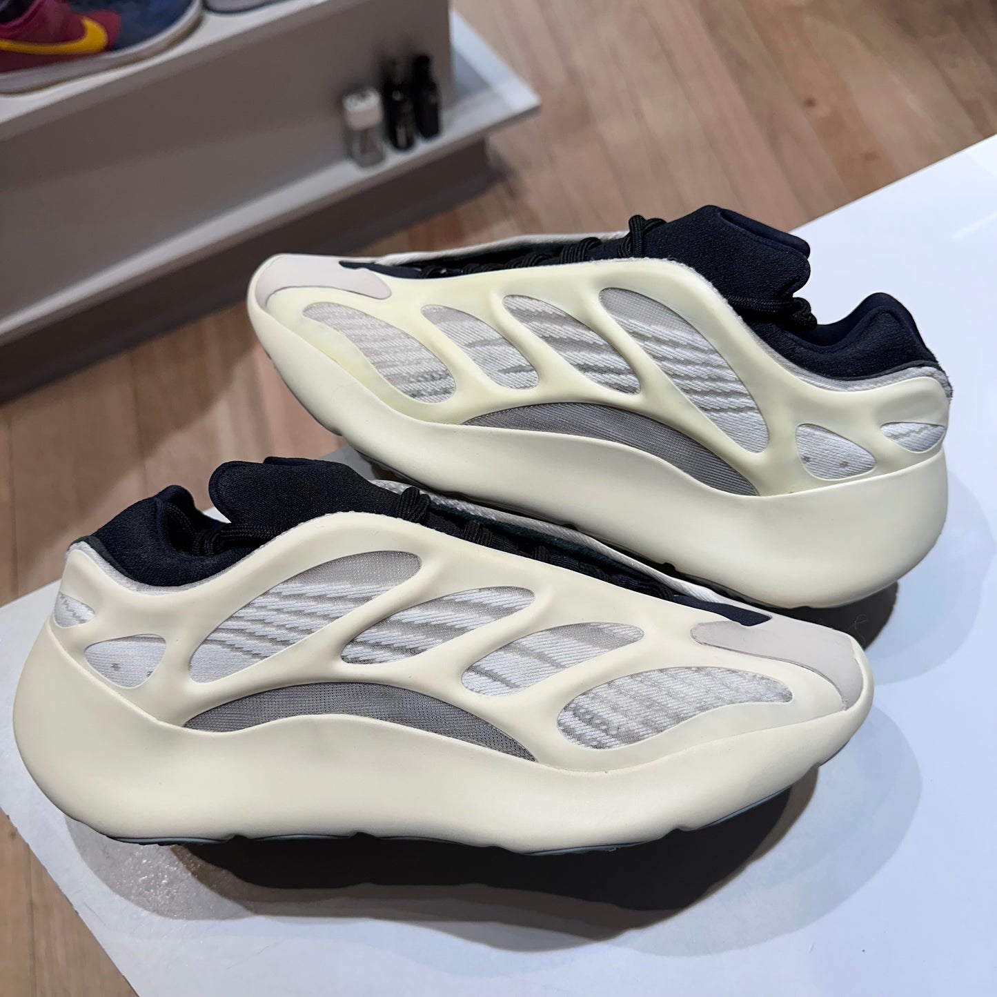 adidas Yeezy 700 V3 Azael (2019/2022/2023) Pre-owned US 10