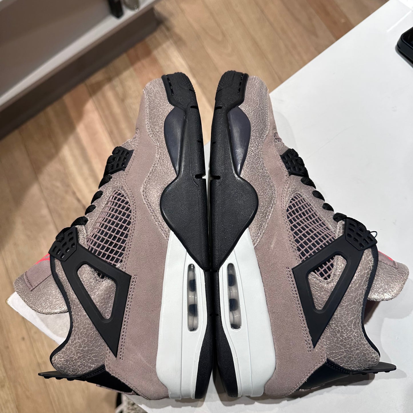 Jordan 4 Retro Taupe Haze Pre-owned  US 12