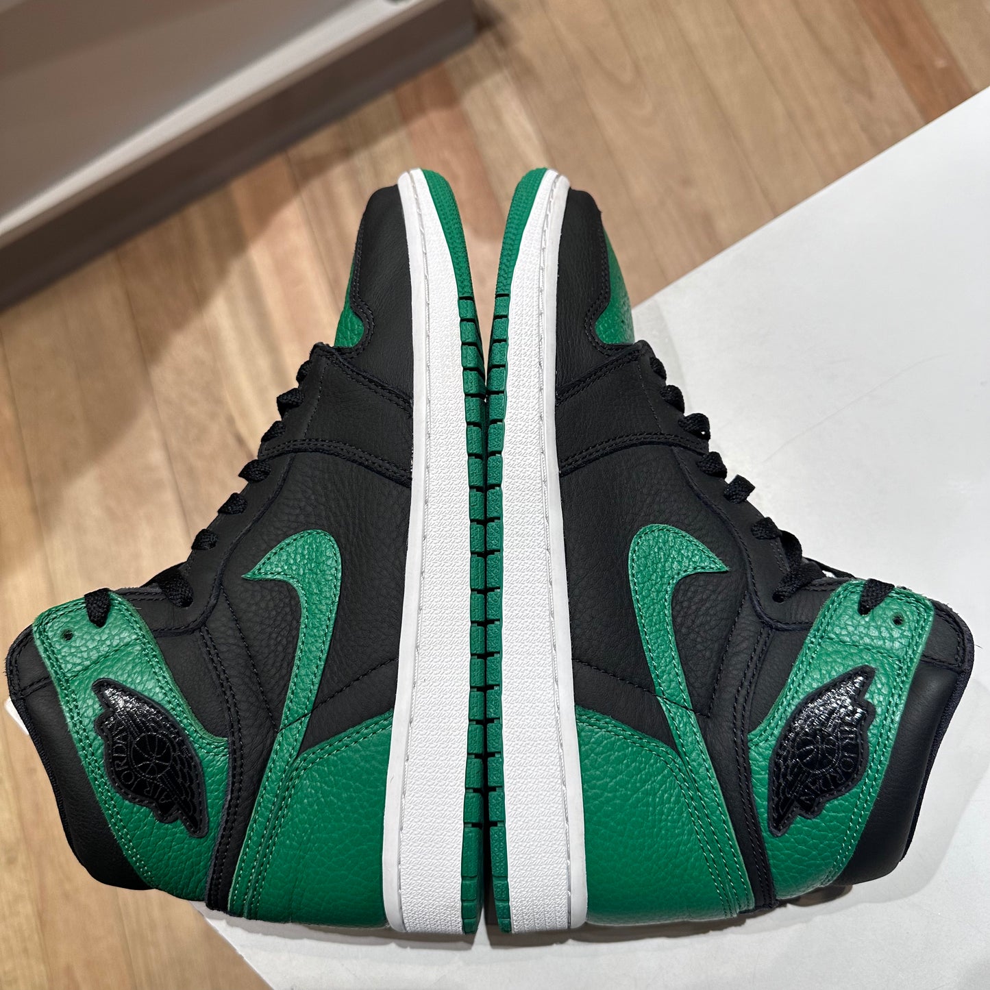 Jordan 1 Retro High Pine Green Black Pre-owned US 9