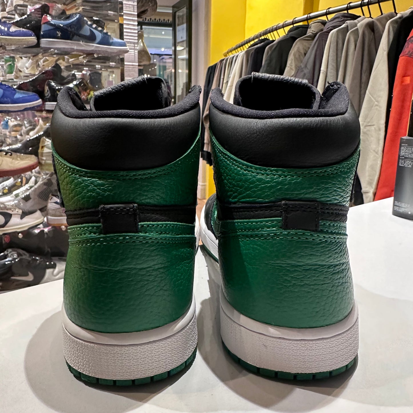 Jordan 1 Retro High Pine Green Black Pre-owned US 9