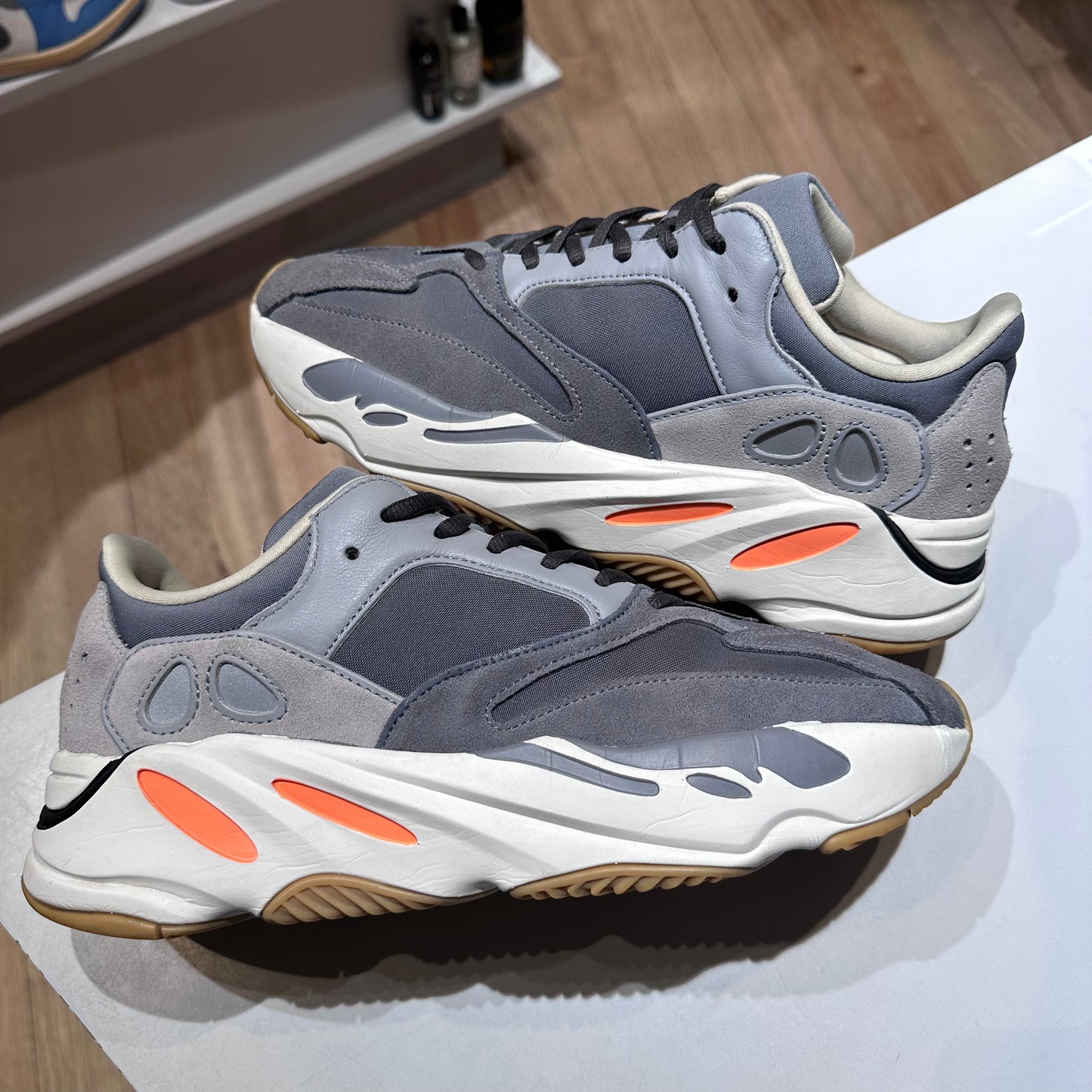 adidas Yeezy Boost 700 Magnet Pre-owned US 10.5