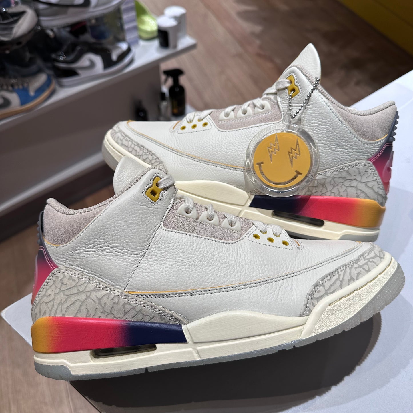 Jordan 3 Retro SP J Balvin Medellín Sunset Pre-owned US 10