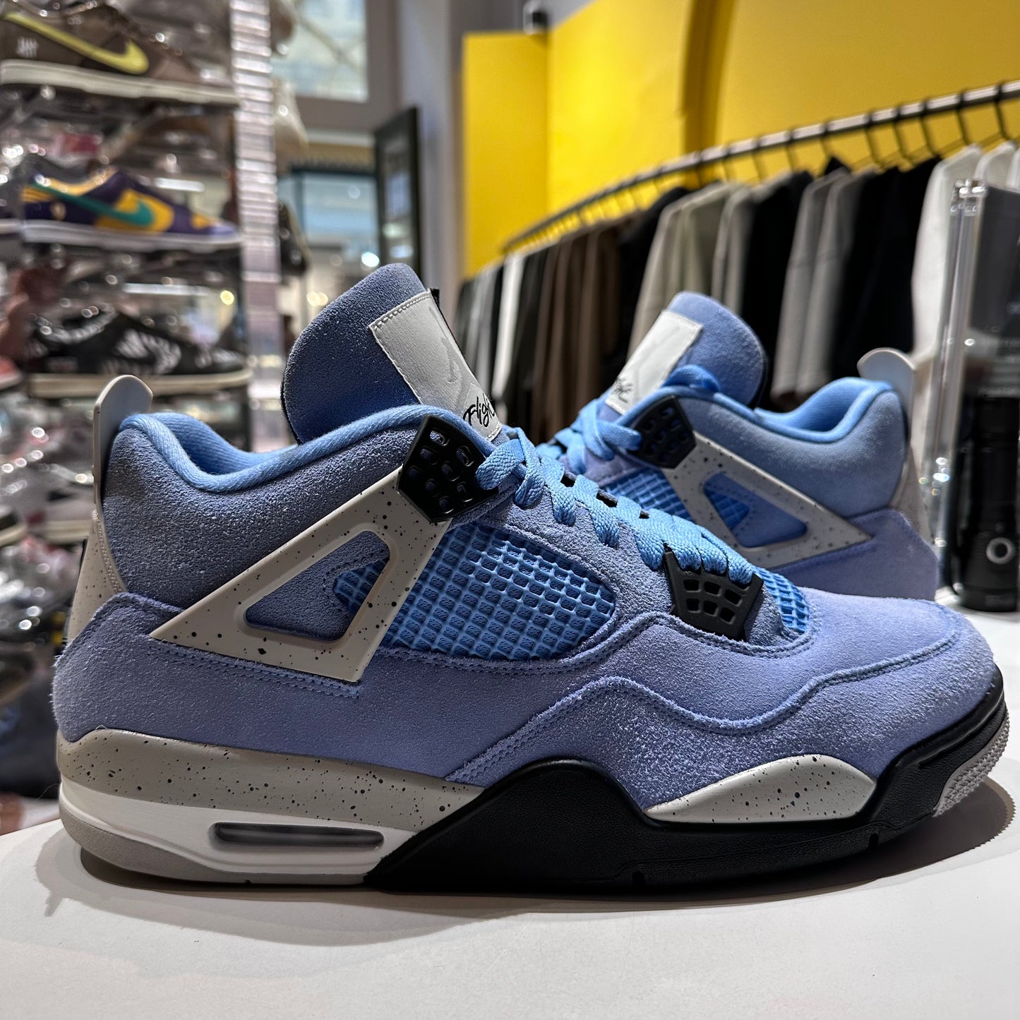 Jordan 4 Retro University Blue Pre-Owned