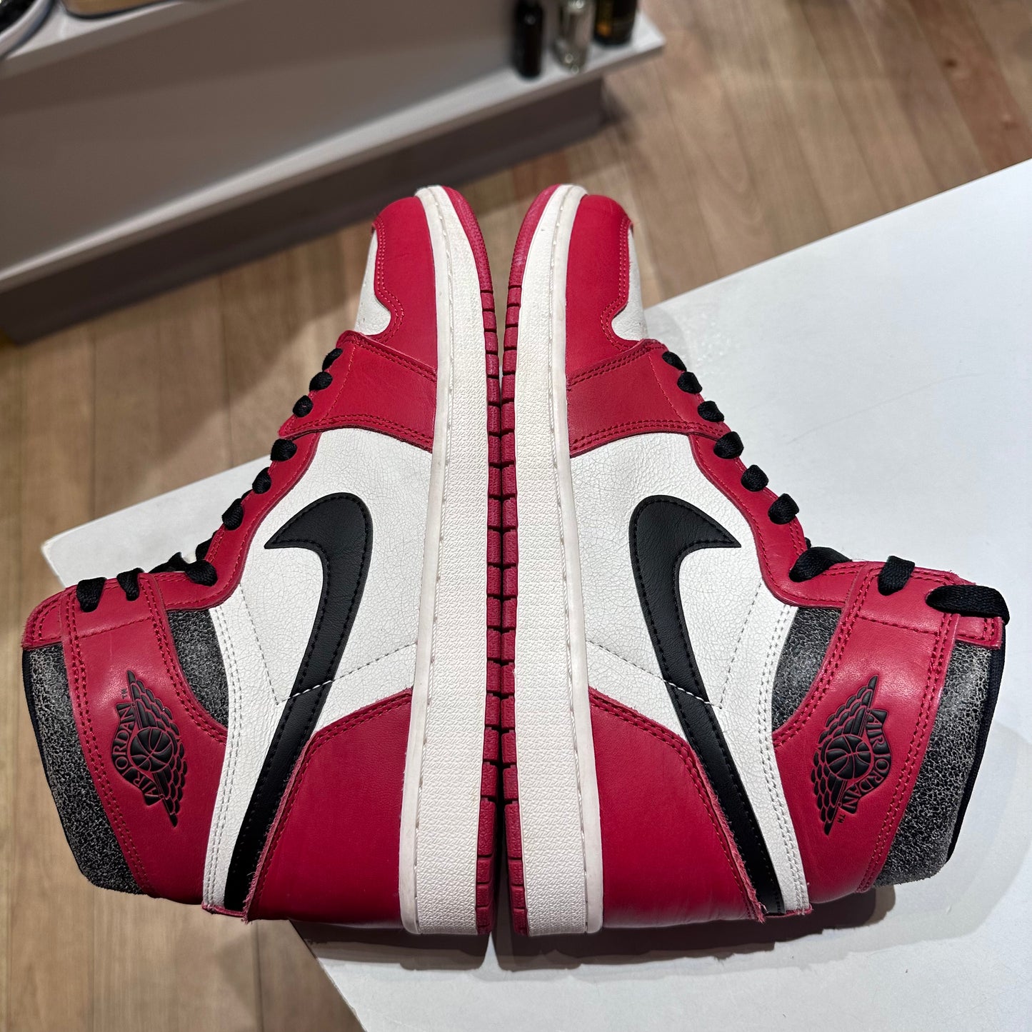 Jordan 1 Retro High OG Chicago Lost and Found Pre-owned US 10