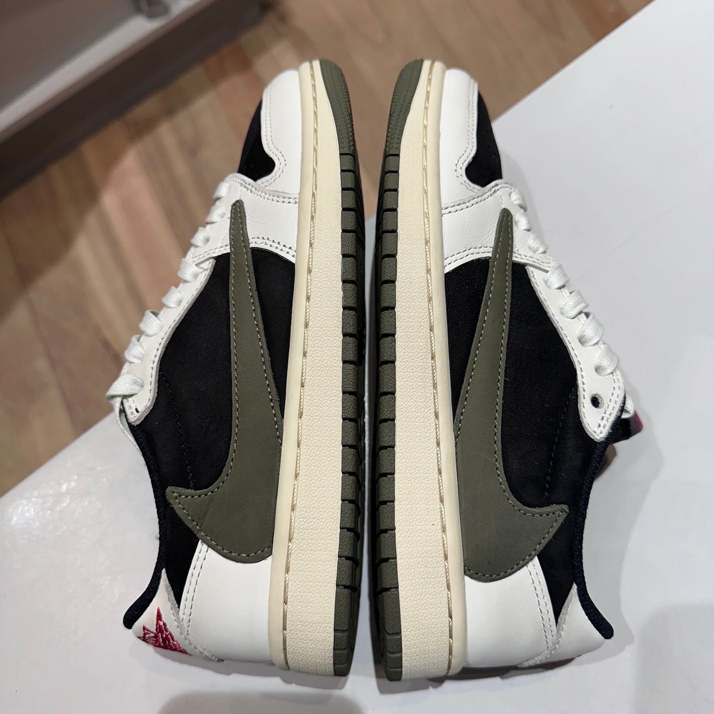 Jordan 1 Retro Low OG SP Travis Scott Olive (Women's) Pre-owned WUS 6