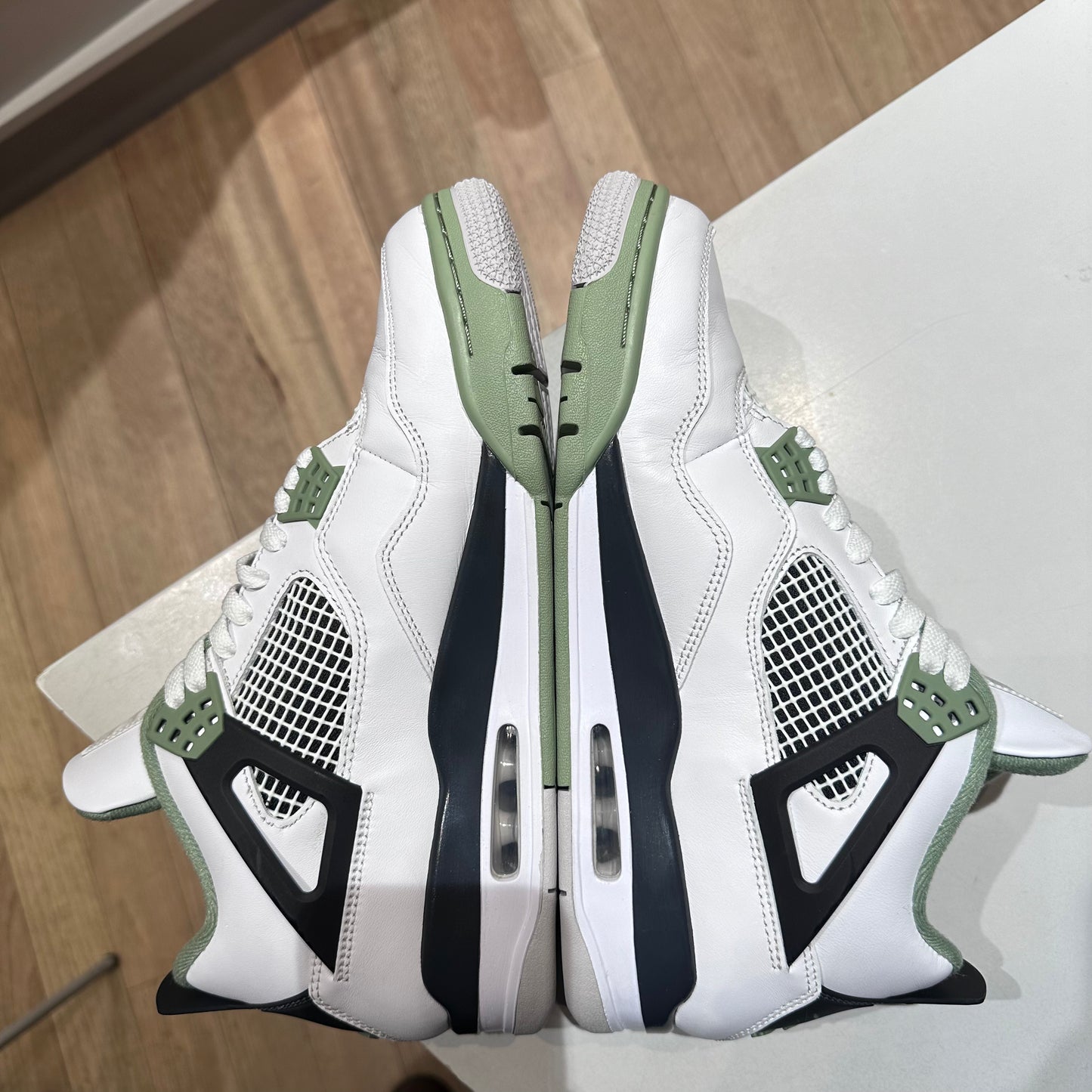 Jordan 4 Retro Seafoam (Women's) Pre-owned WUS 12