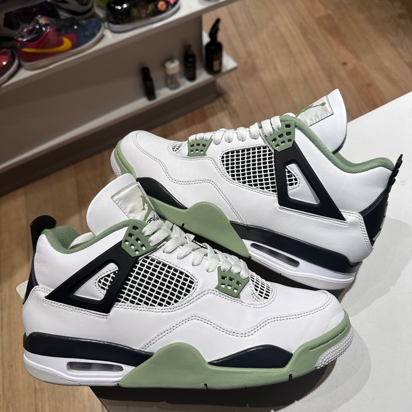 Jordan 4 Retro Seafoam (Women's) Pre-owned WUS 12