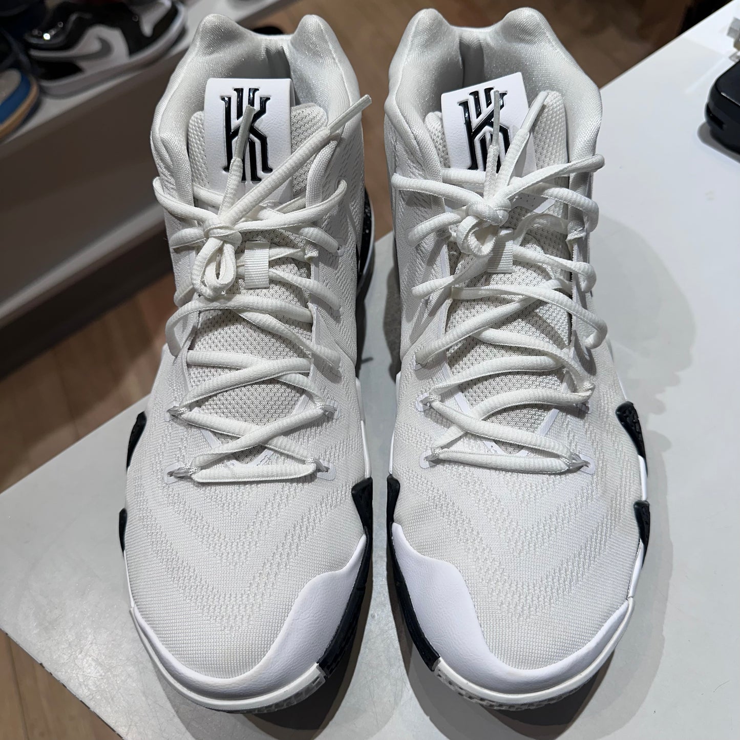 Nike Kyrie 4  Oreo White Black Pre-owned US 12