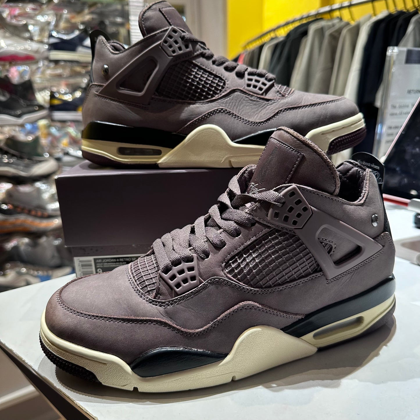 Jordan 4 Retro A Ma Maniére Violet Ore Pre-owned US 9