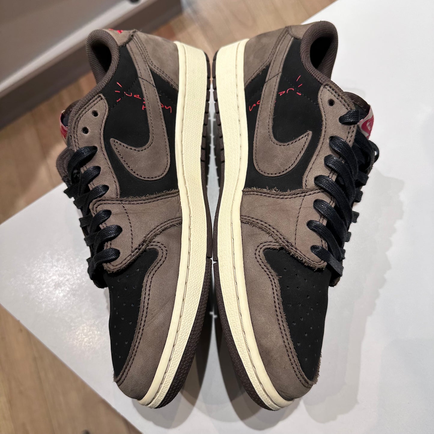 Jordan 1 Retro Low OG SP Travis Scott Mocha Pre-owned