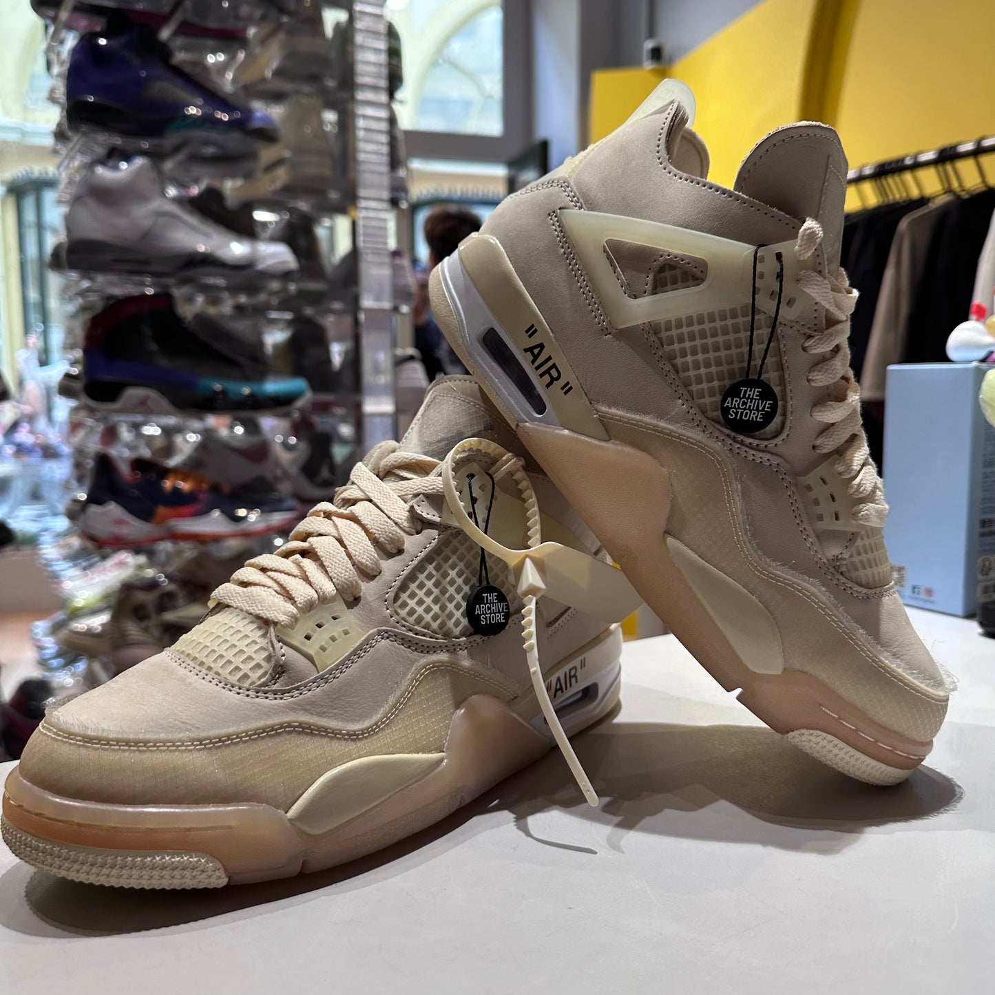 Jordan 4 Retro Off-White Sail (Women's) Pre-owned M US8.5 / W US10