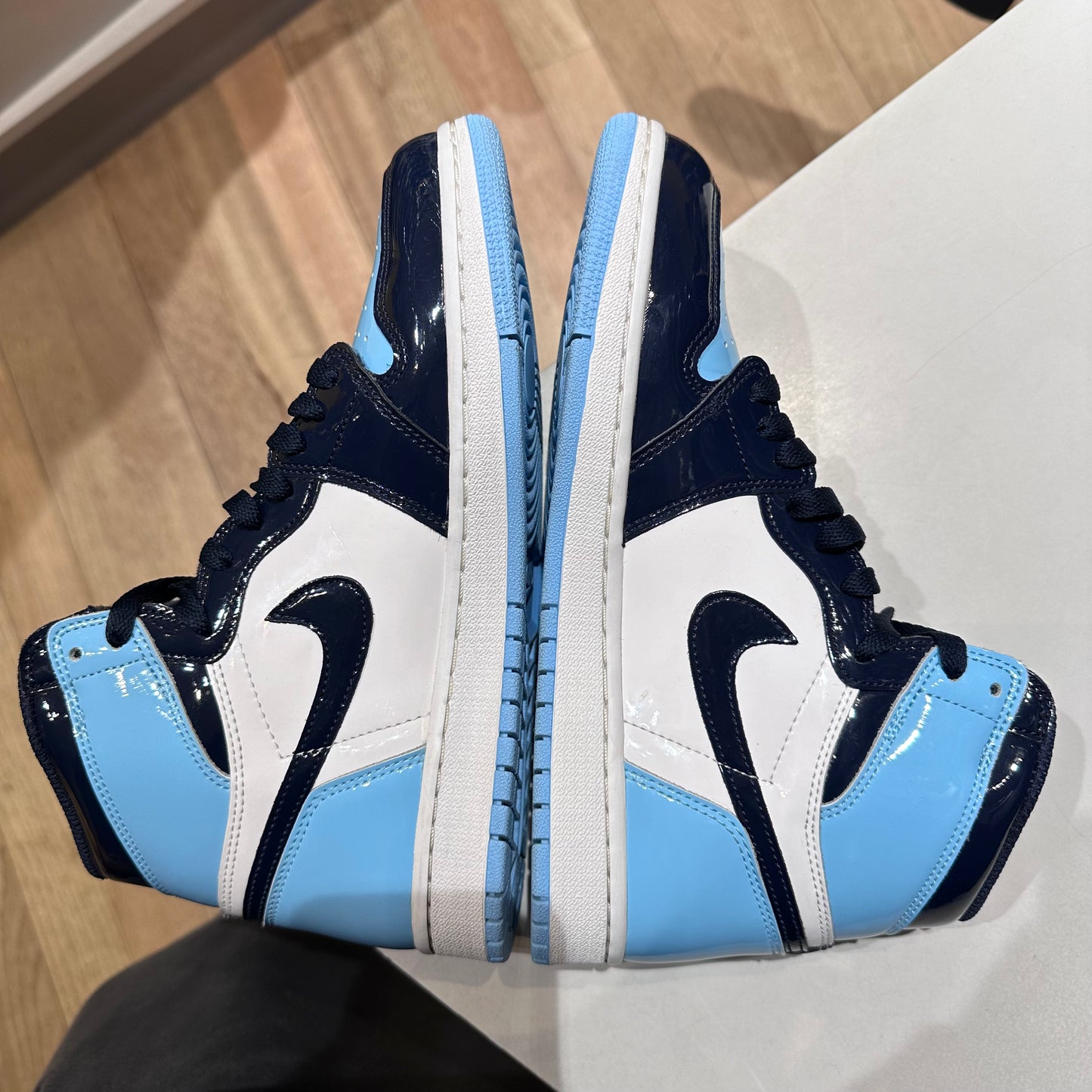 Jordan 1 Retro High UNC Patent (Women's) Pre-owned WUS 8