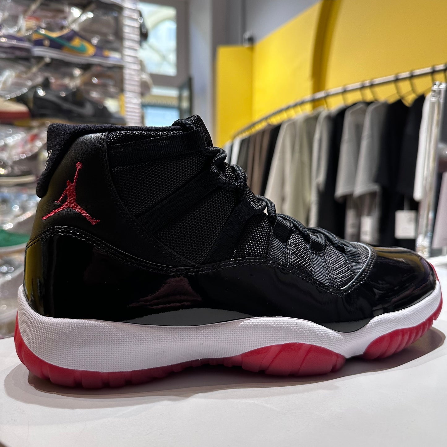 Jordan 11 Retro Playoffs Bred (2019) Pre-Owned