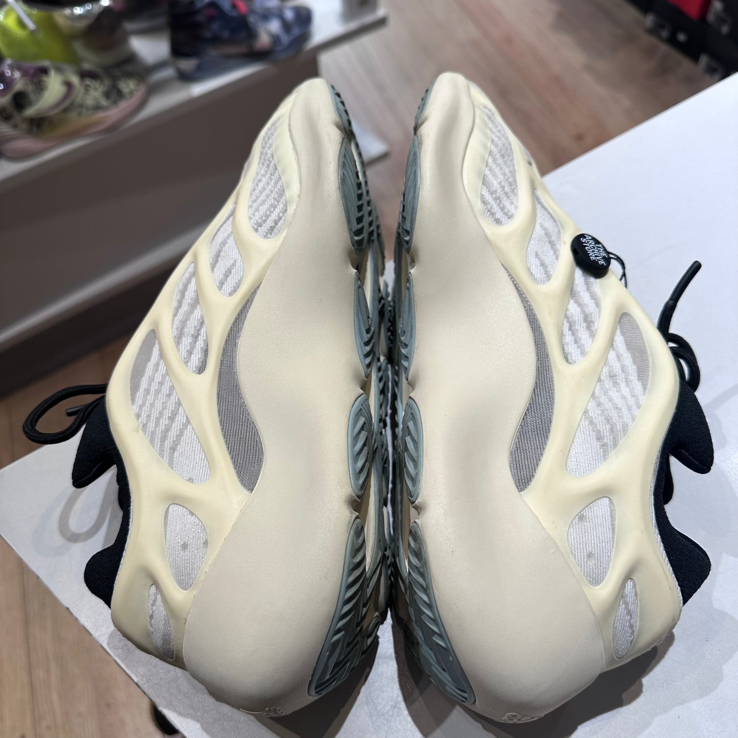 Yeezy 700 V3 Azael 2019 Pre-Owned US 10