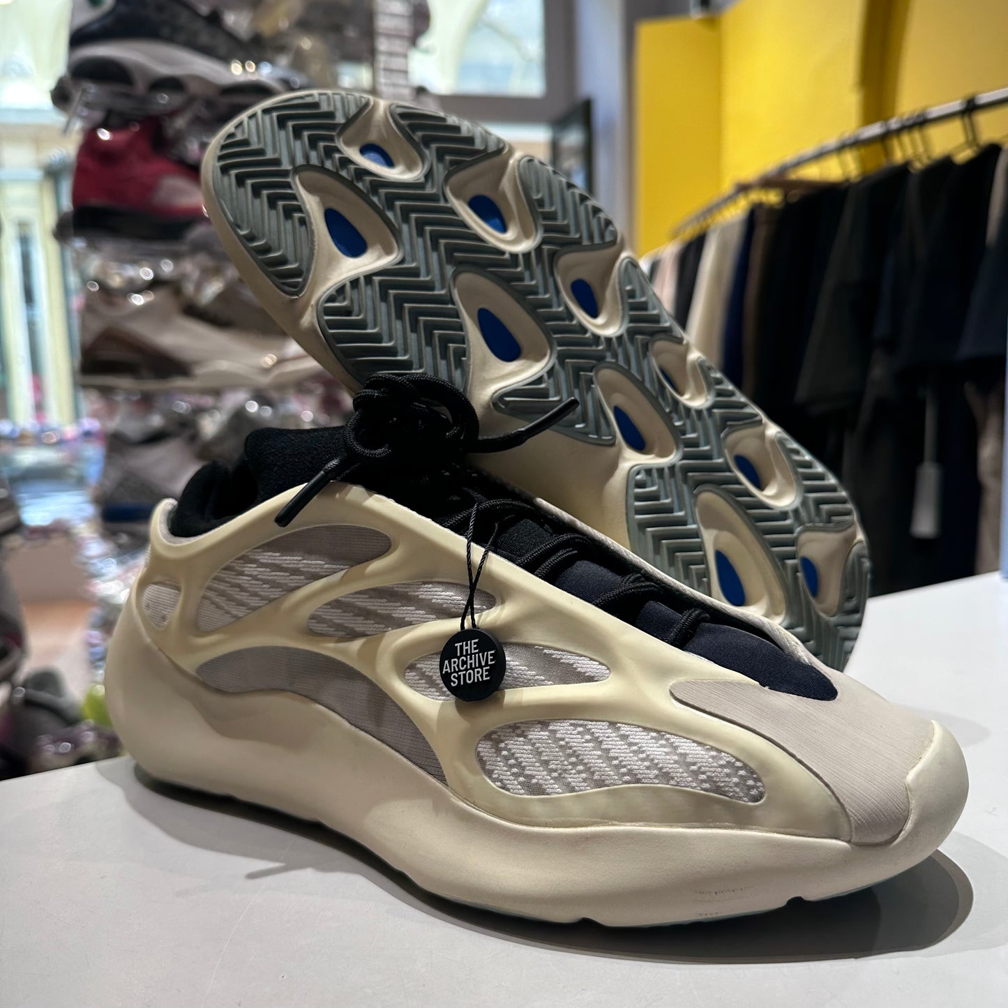 Yeezy 700 V3 Azael 2019 Pre-Owned US 10