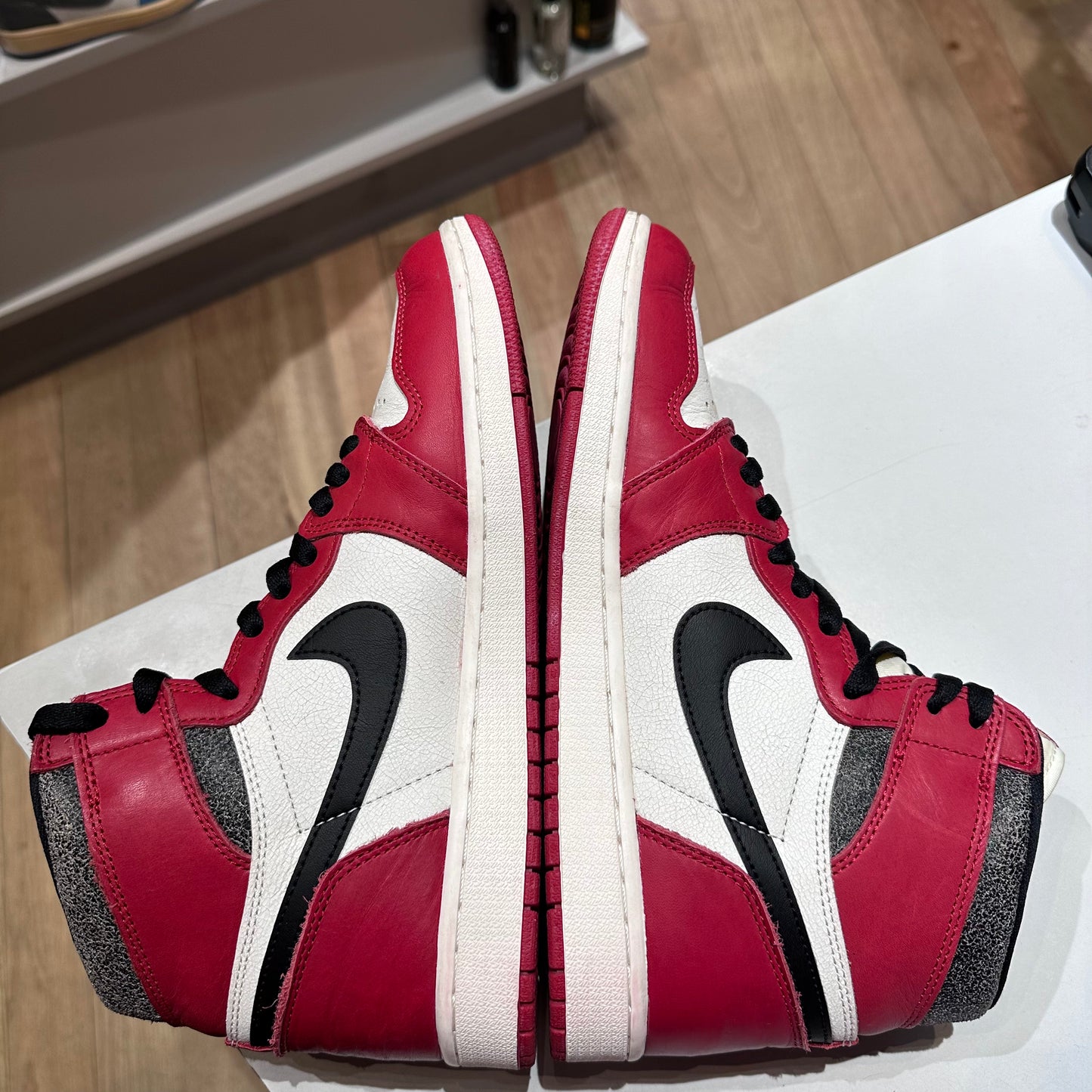 Jordan 1 Retro High OG Chicago Lost and Found Pre-owned US 10