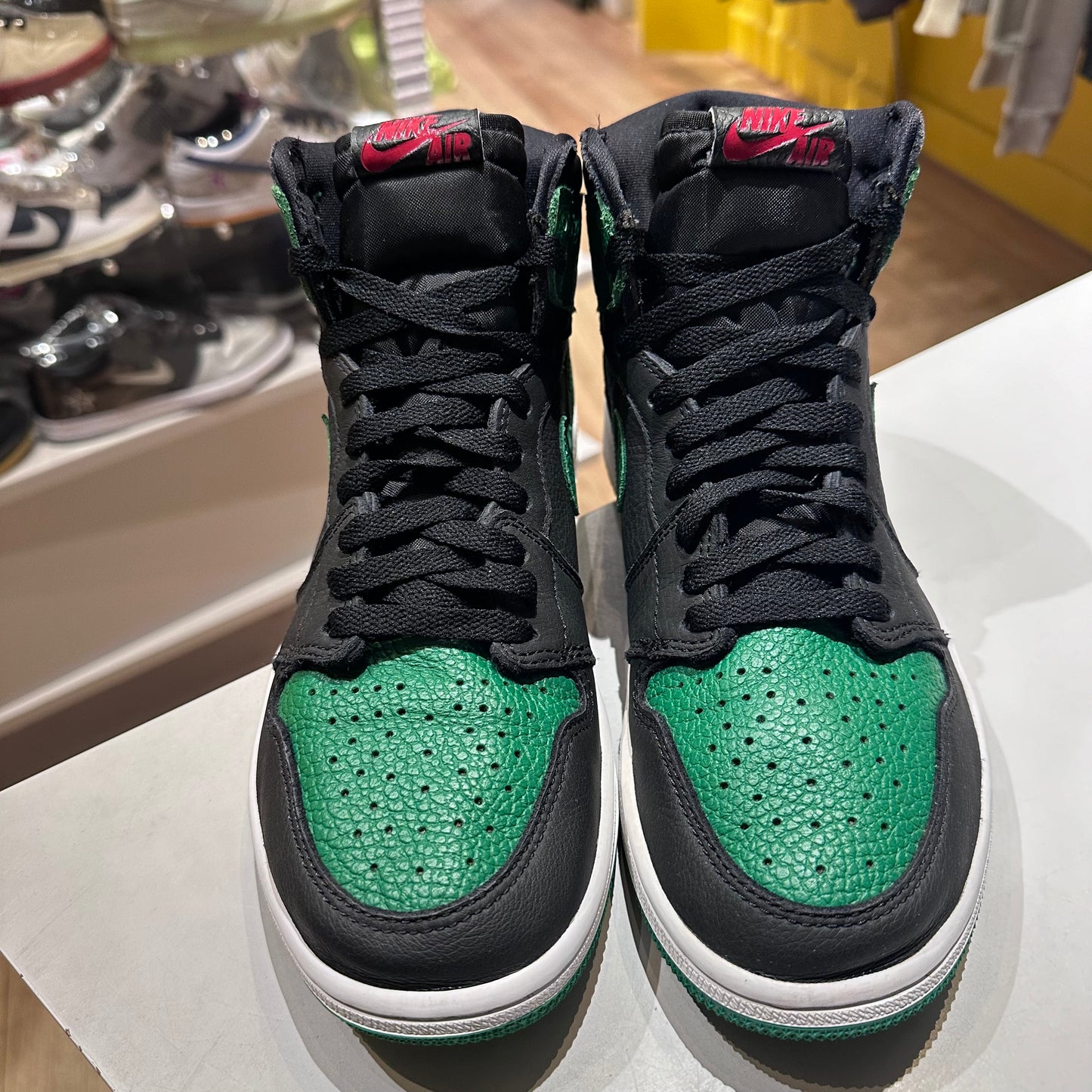 Jordan 1 Retro High Pine Green Black Pre-owned US 9