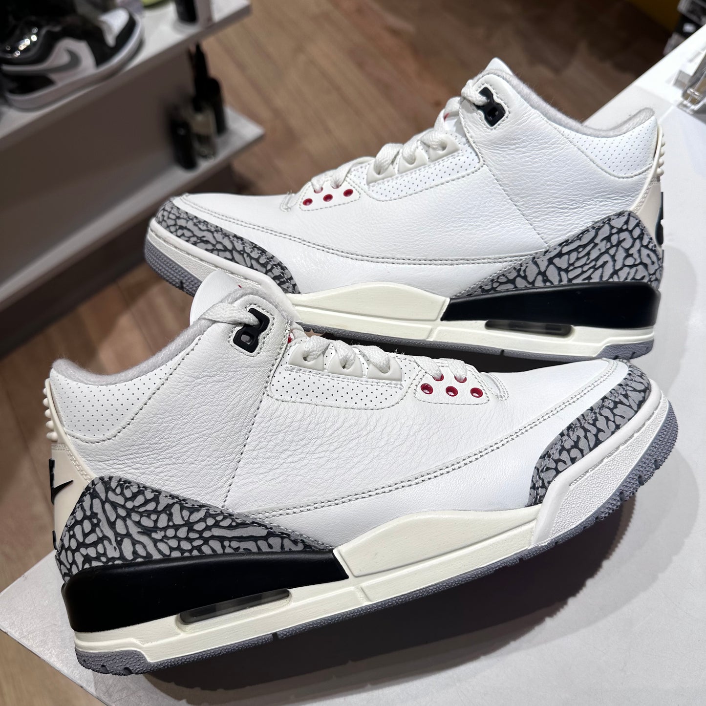 Jordan 3 Retro White Cement Reimagined Pre-owned US10 VNDS