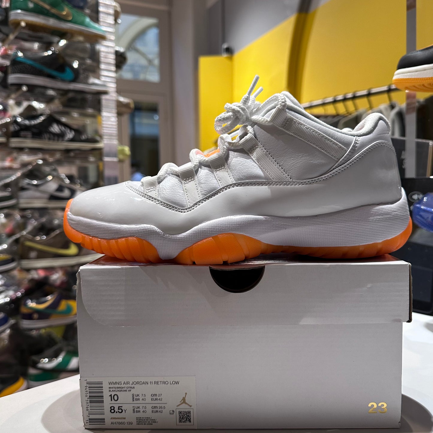 Jordan 11 Retro Low Citrus (2021) Pre-owned