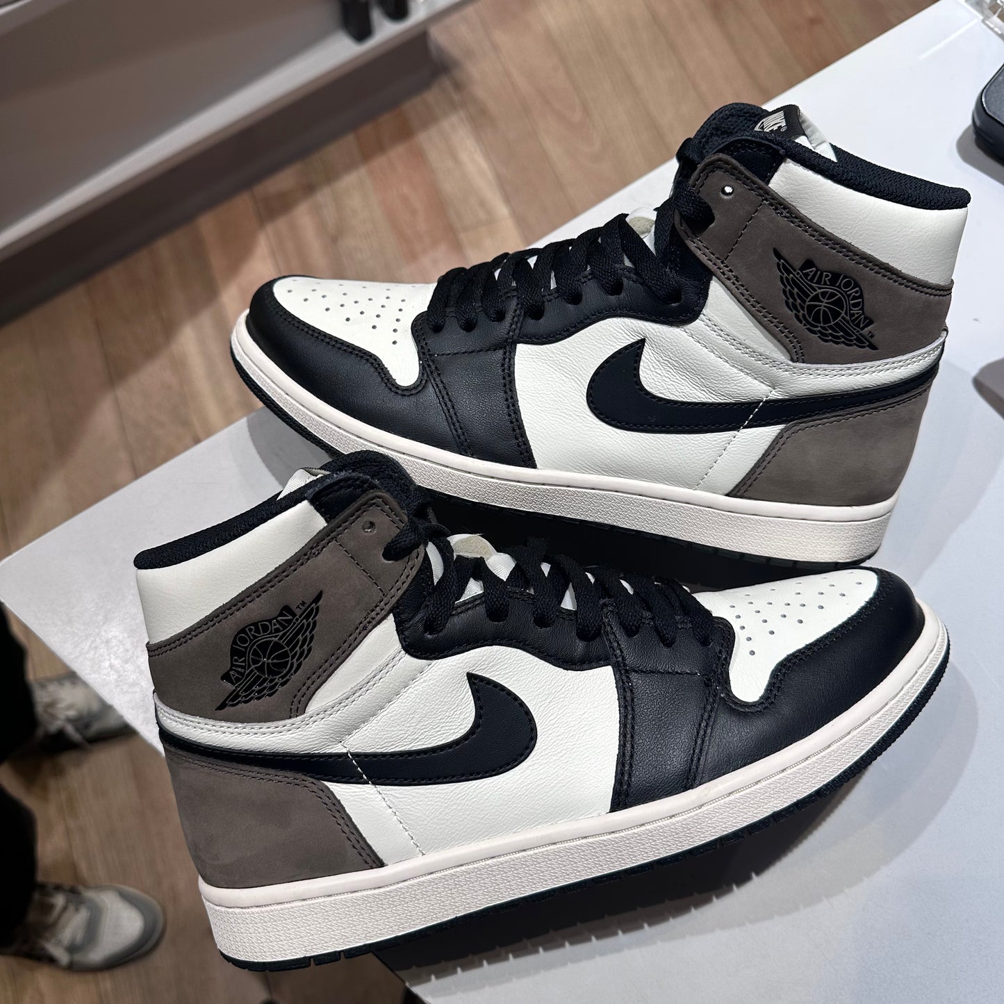 Jordan 1 Retro High Dark Mocha Pre-owned US10