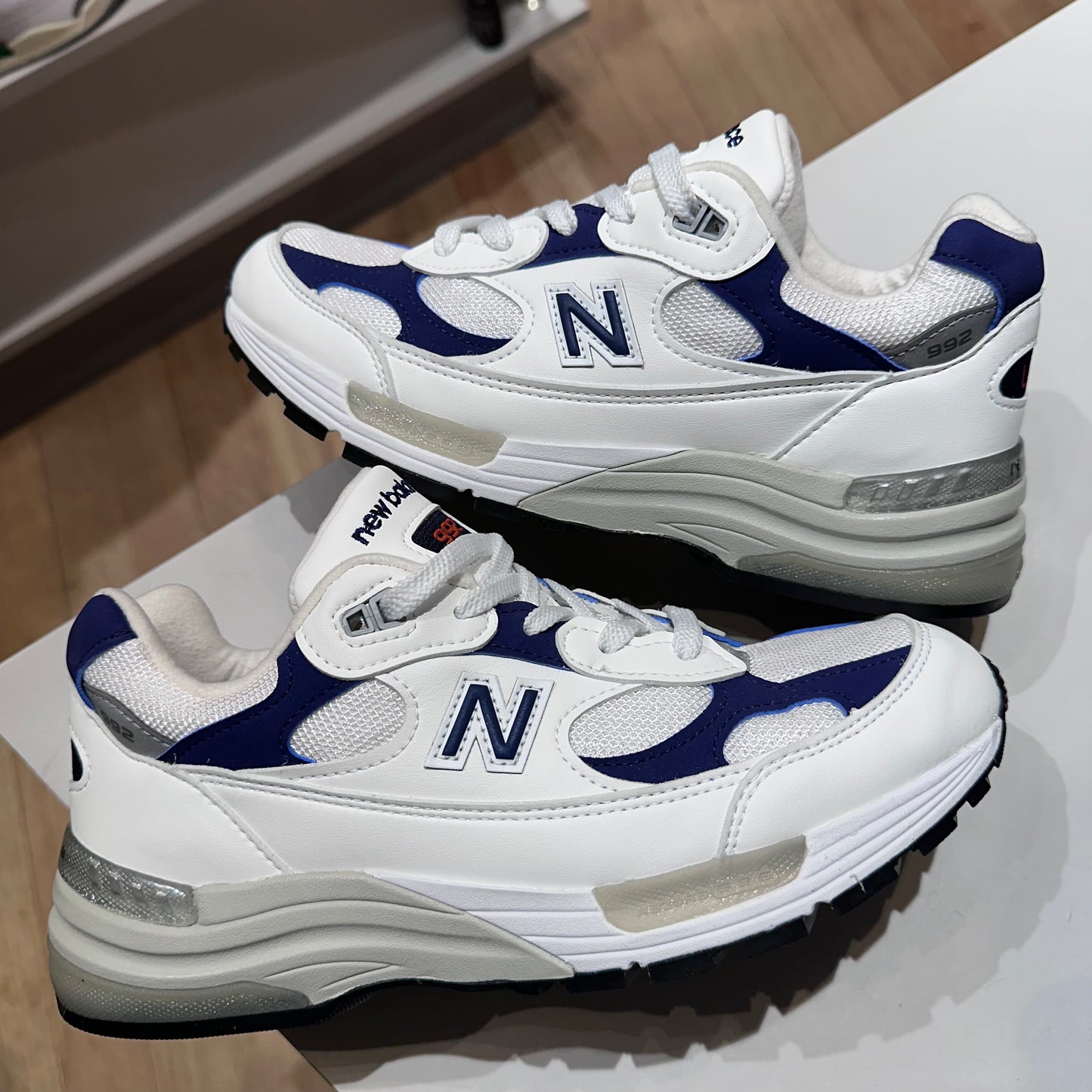 New Balance 992 White Navy Pre-owned US 7