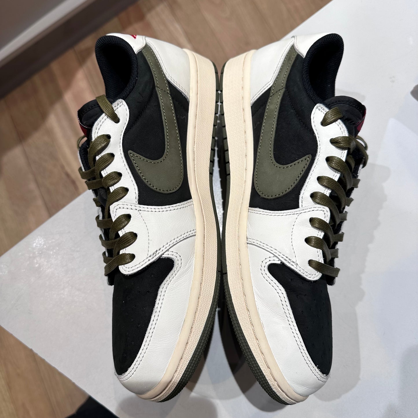 Jordan 1 Retro Low OG SP Travis Scott Olive (Women's) Pre-owned WUS 11.5