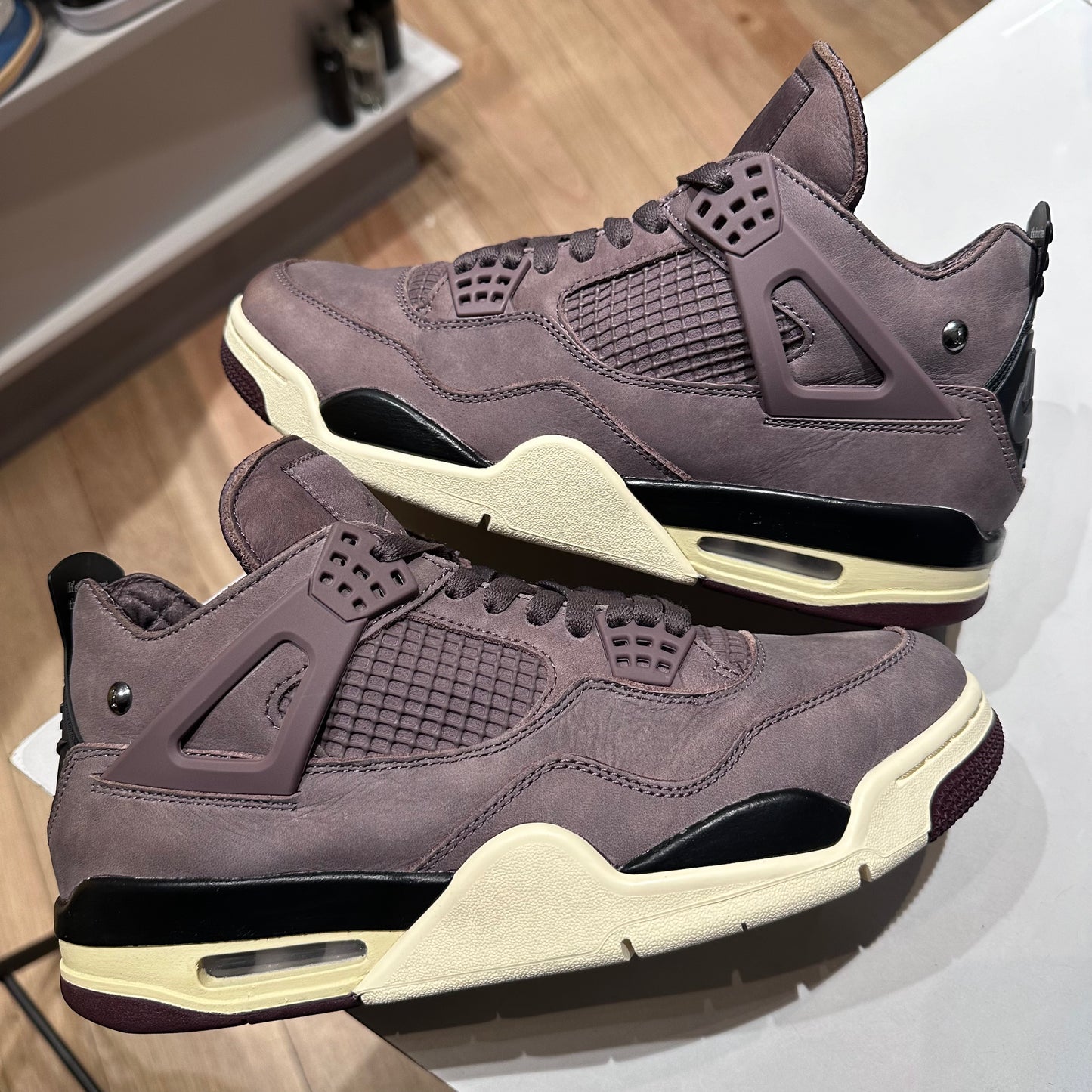 Jordan 4 Retro A Ma Maniére Violet Ore Pre-owned US 9