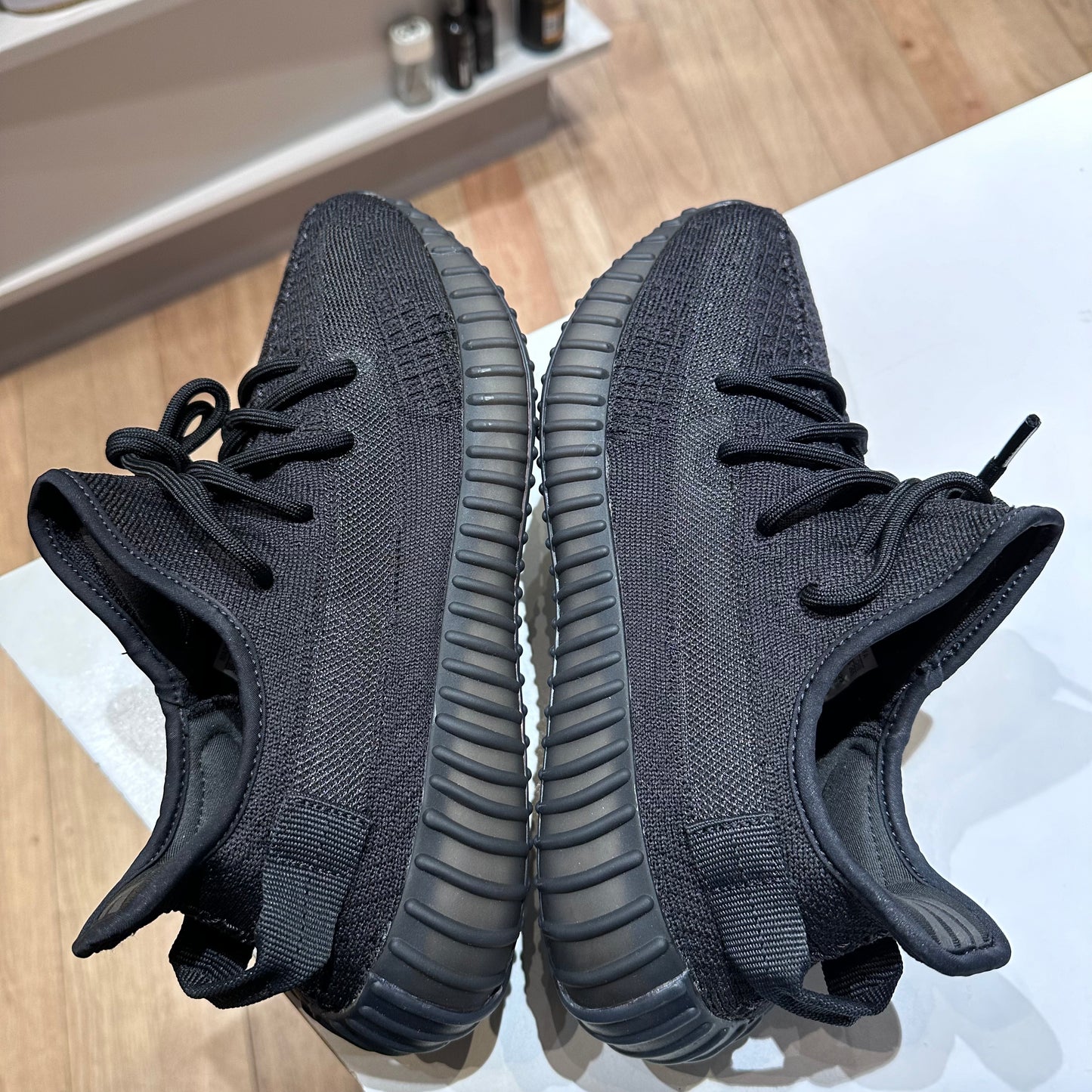 adidas Yeezy Boost 350 V2 Onyx (2022/2023) Pre-owned US 8.5