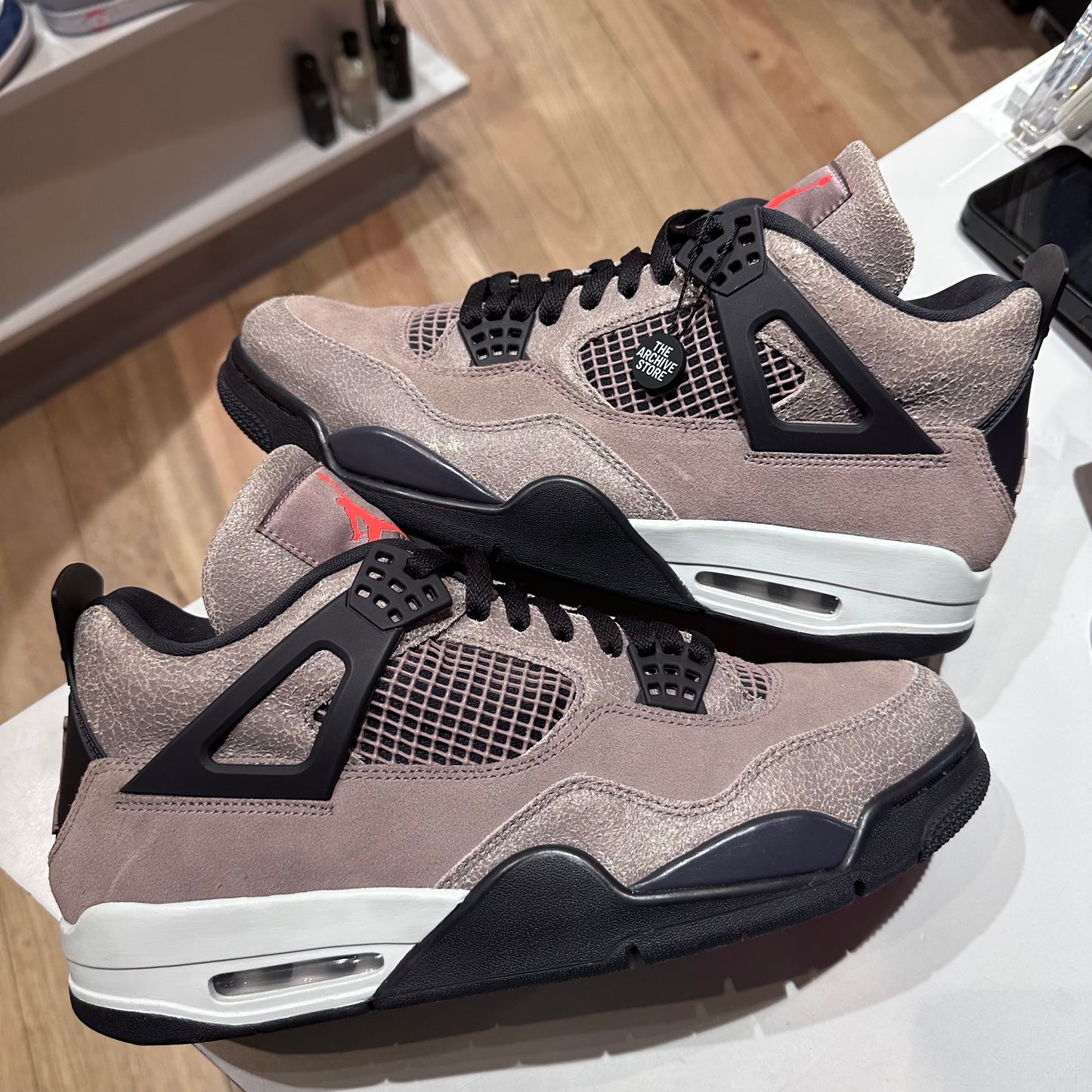 Jordan 4 Retro Taupe Haze Pre-owned  US 12