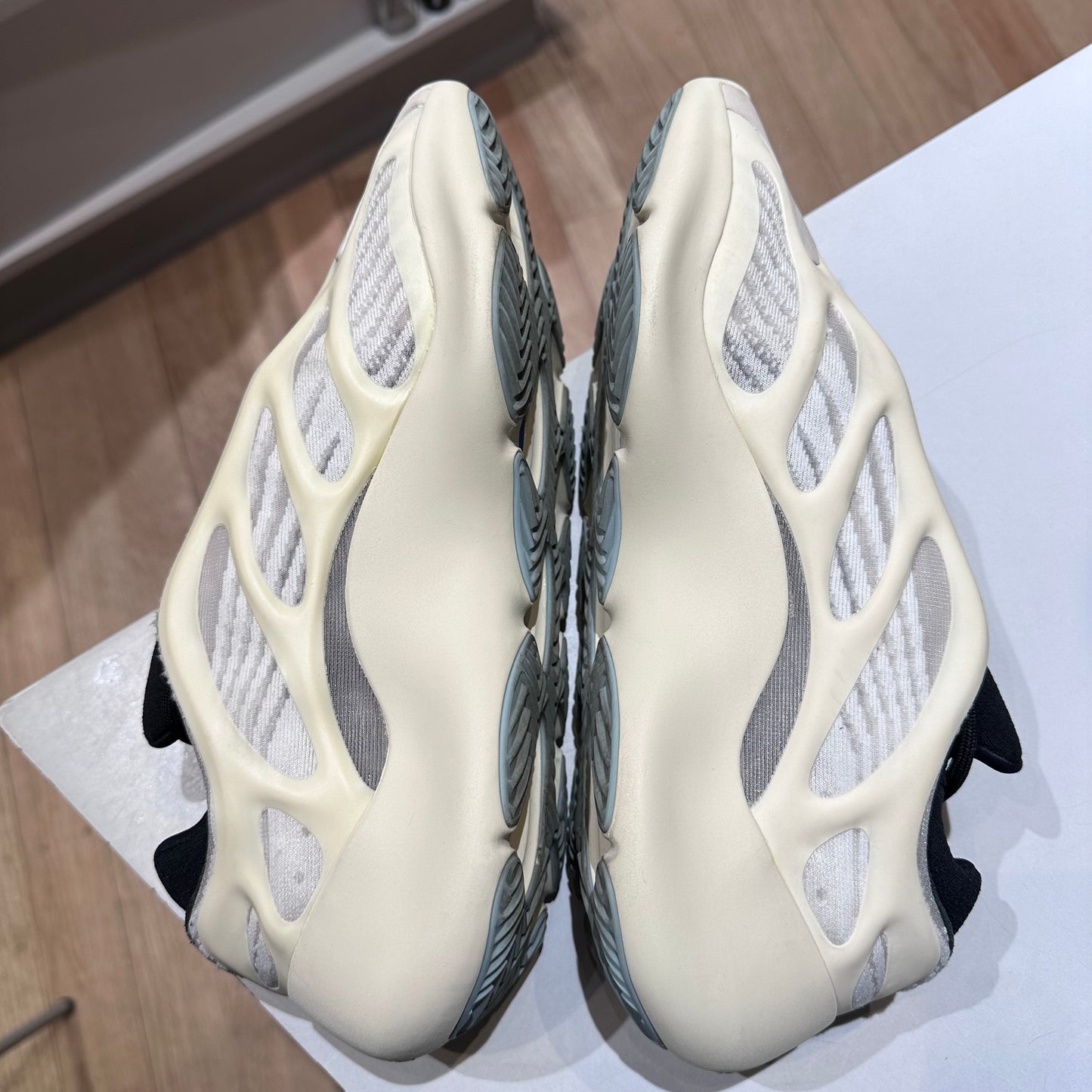 adidas Yeezy 700 V3 Azael (2019/2022/2023) Pre-owned US 10