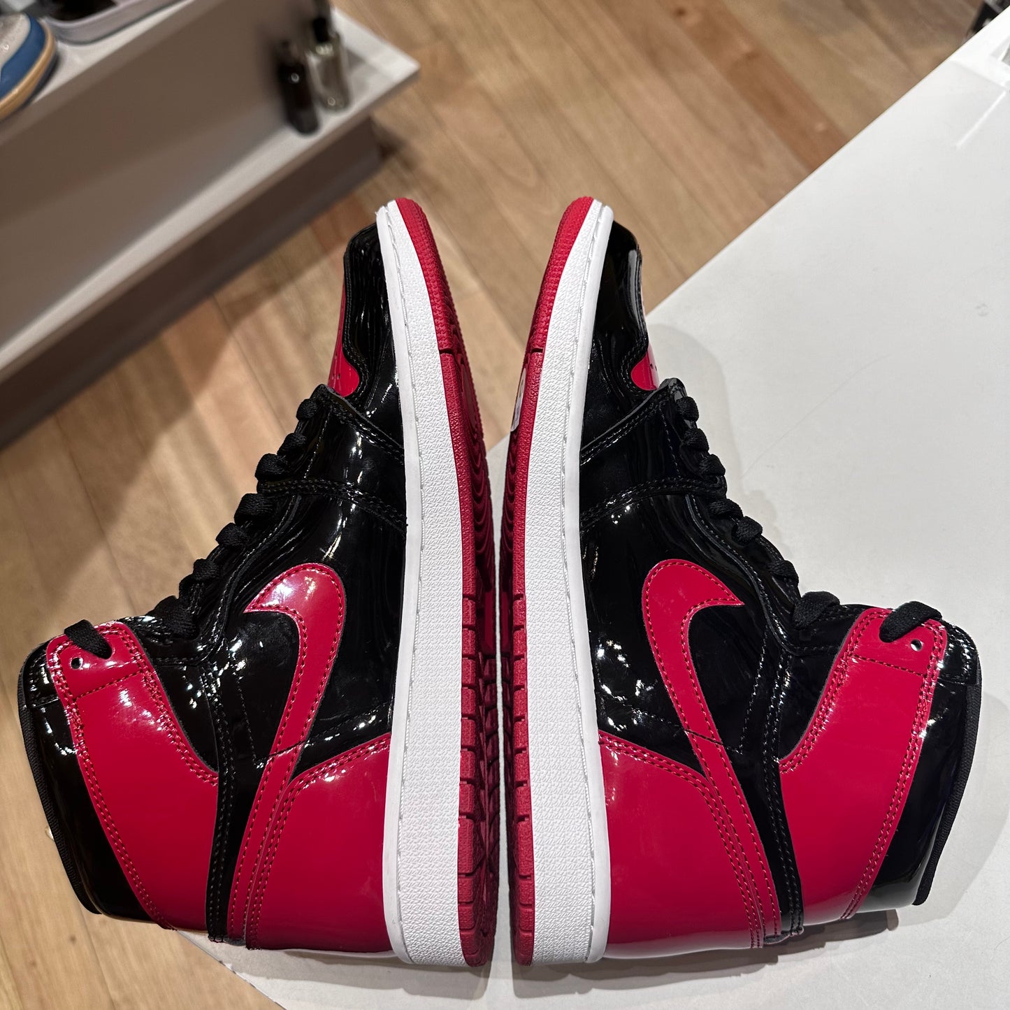 Jordan 1 Retro High OG Patent Bred Pre-owned US 9