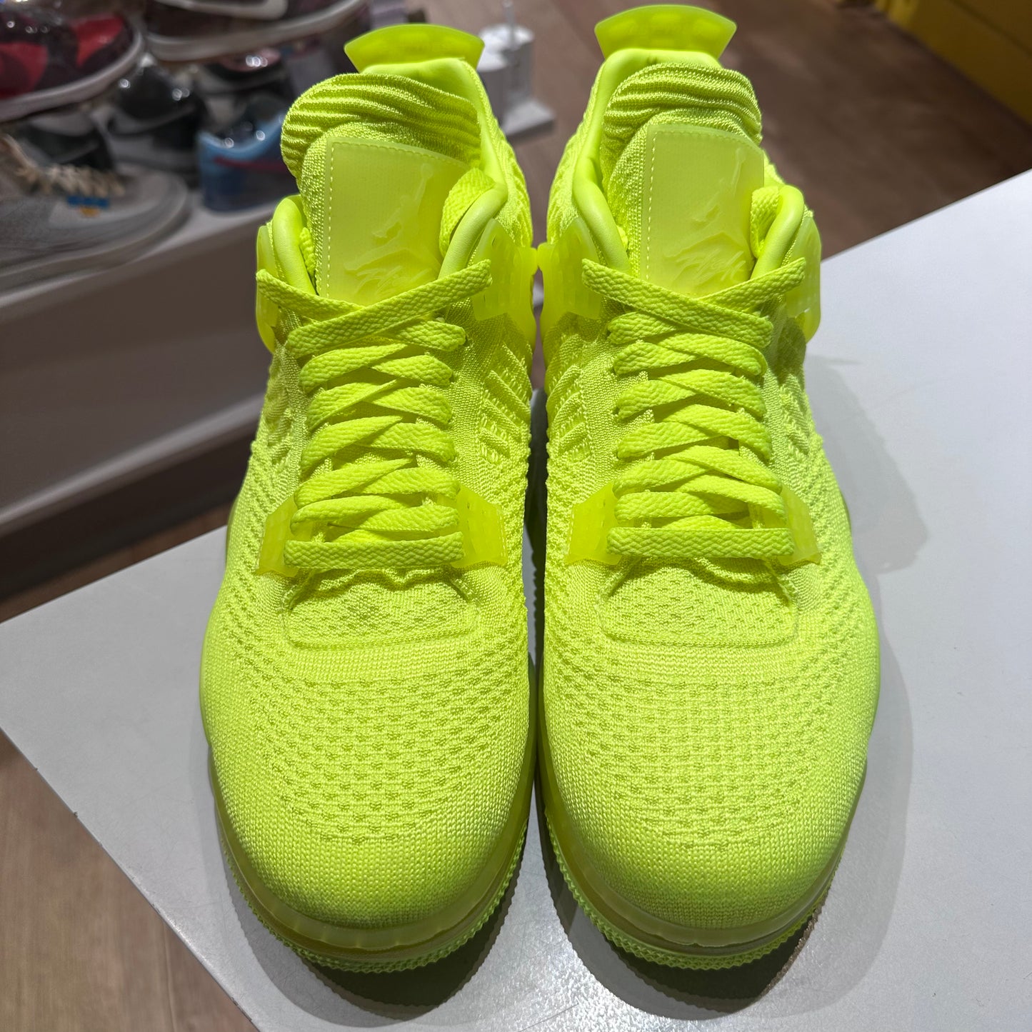 Jordan 4 Retro Flyknit Volt Pre-owned US 11