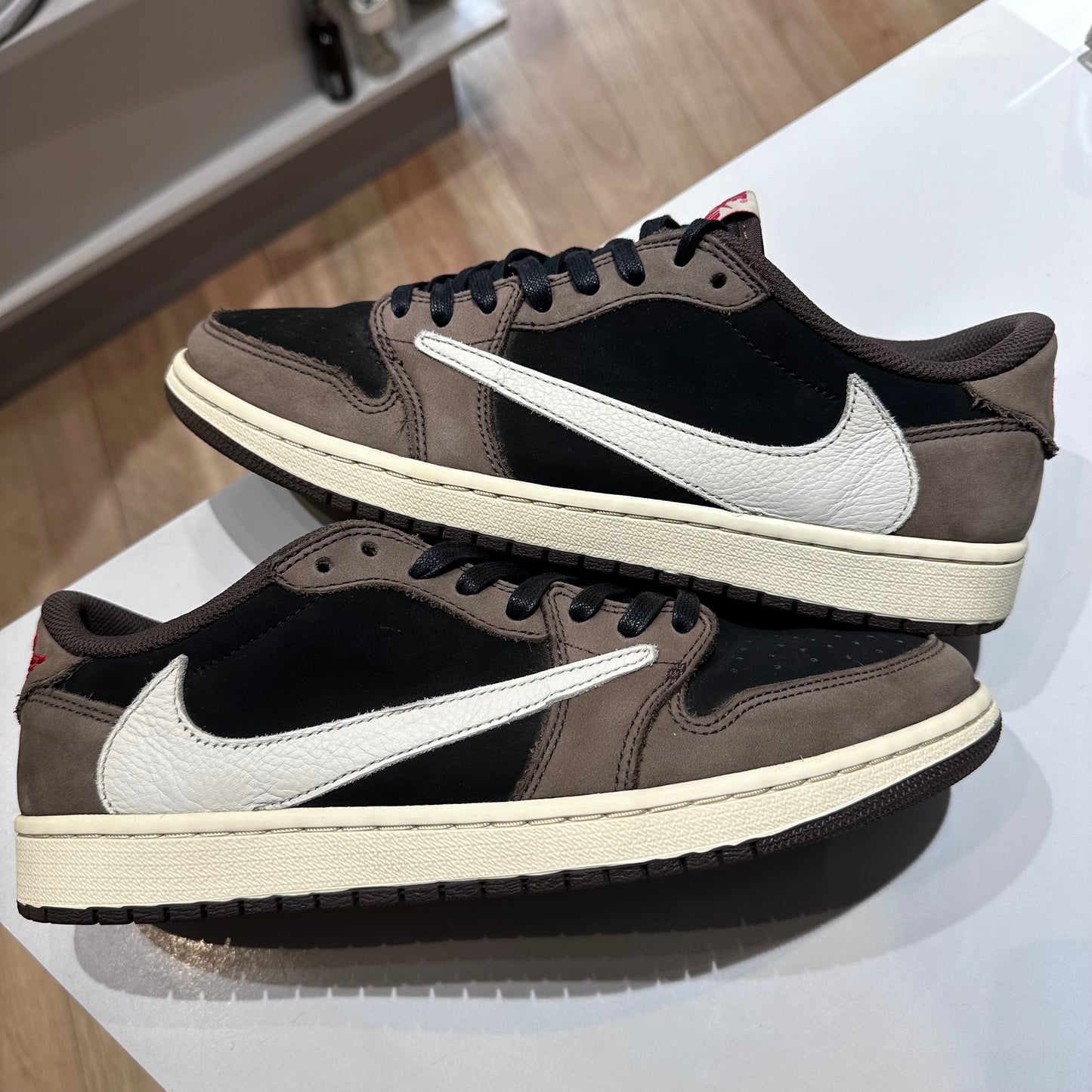 Jordan 1 Retro Low OG SP Travis Scott Mocha Pre-owned