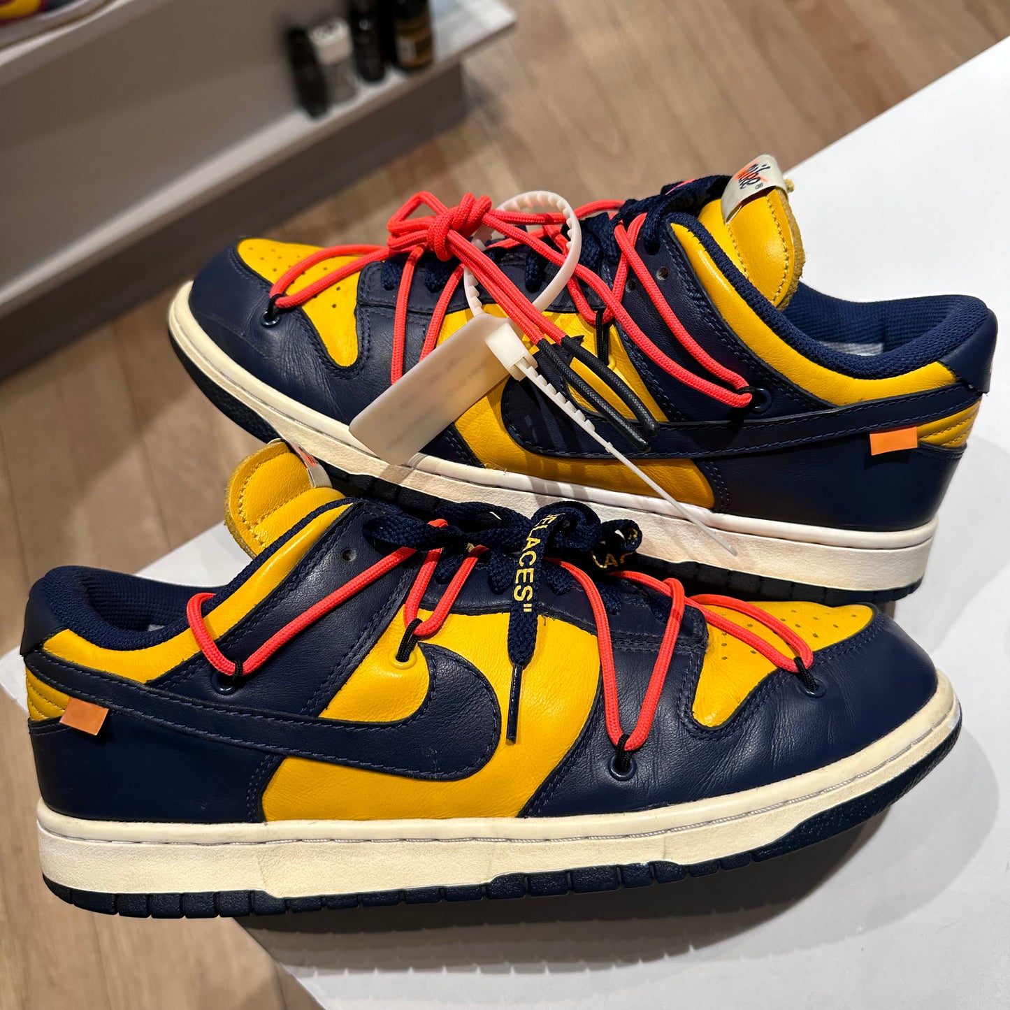 Nike Dunk Low Off-White University Gold - Pre-Owned