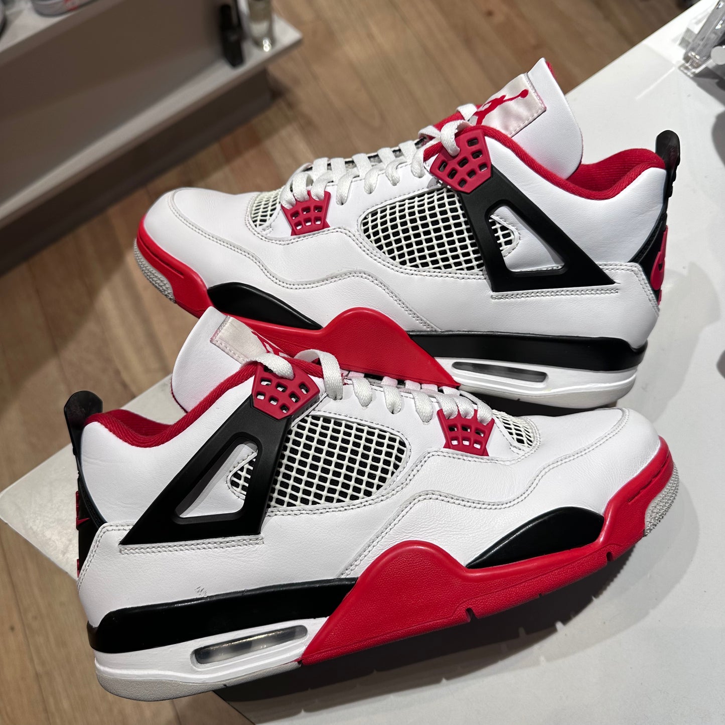 Jordan 4 Retro Fire Red (2020) Pre-owned  US12