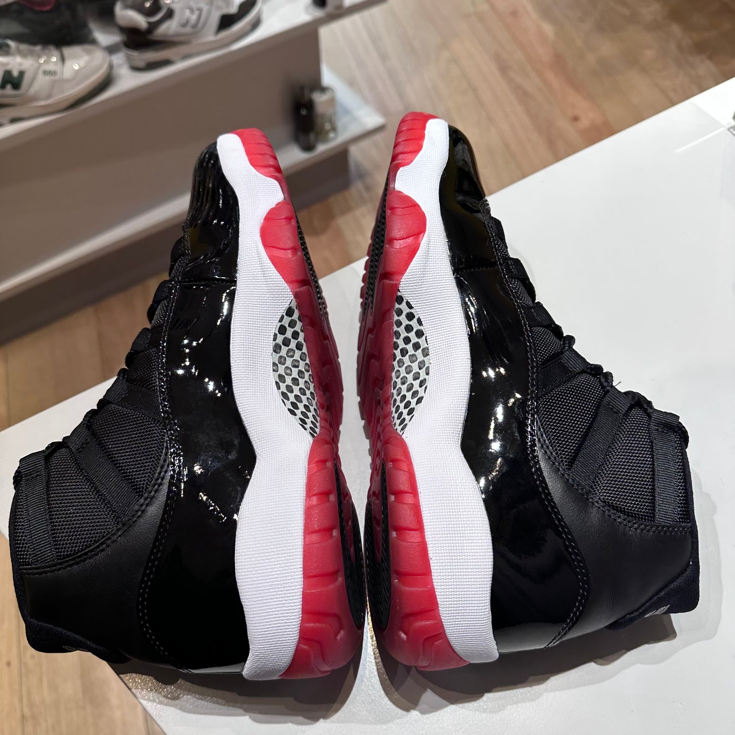 Jordan 11 Retro Playoffs Bred (2019) Pre-Owned