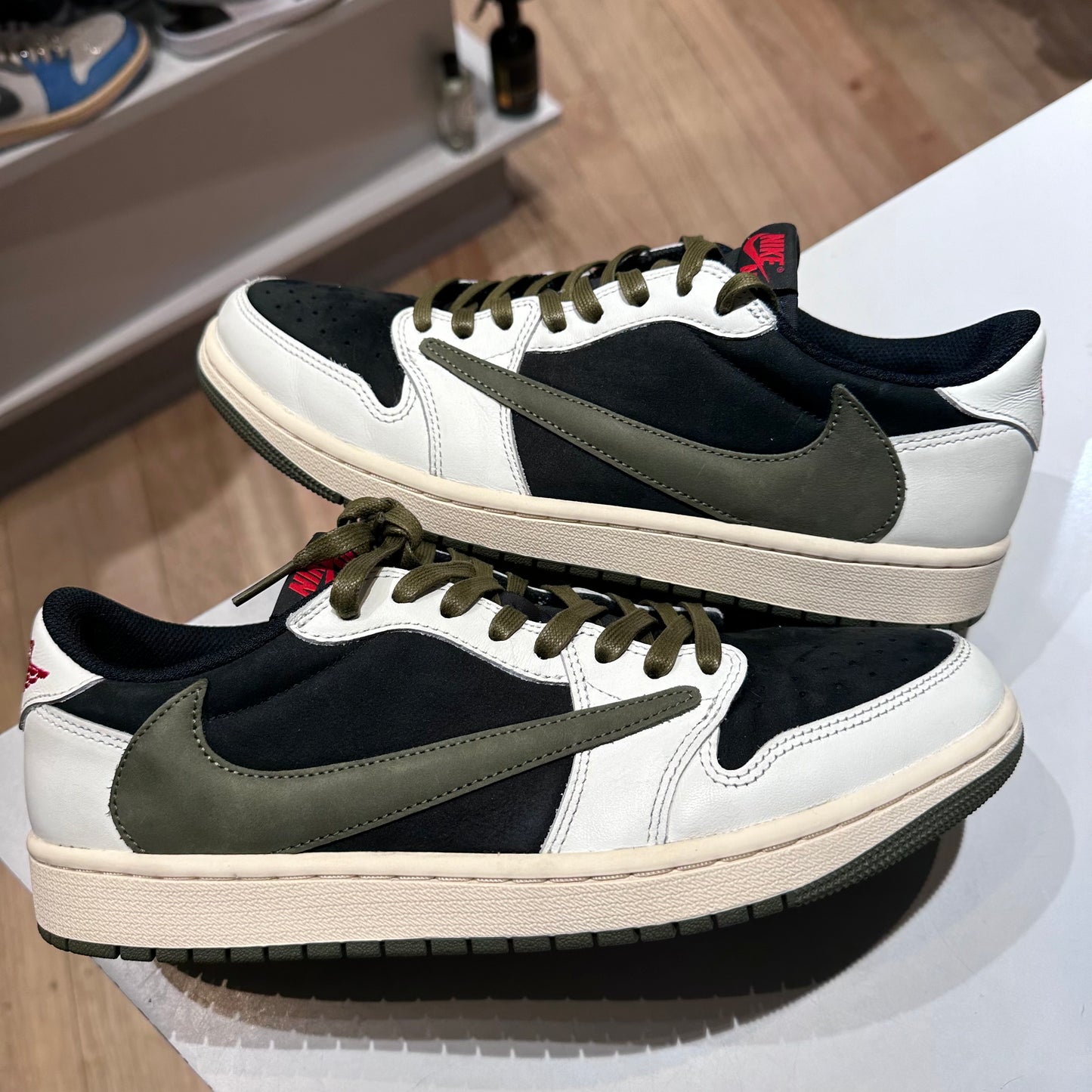 Jordan 1 Retro Low OG SP Travis Scott Olive (Women's) Pre-owned WUS 11.5