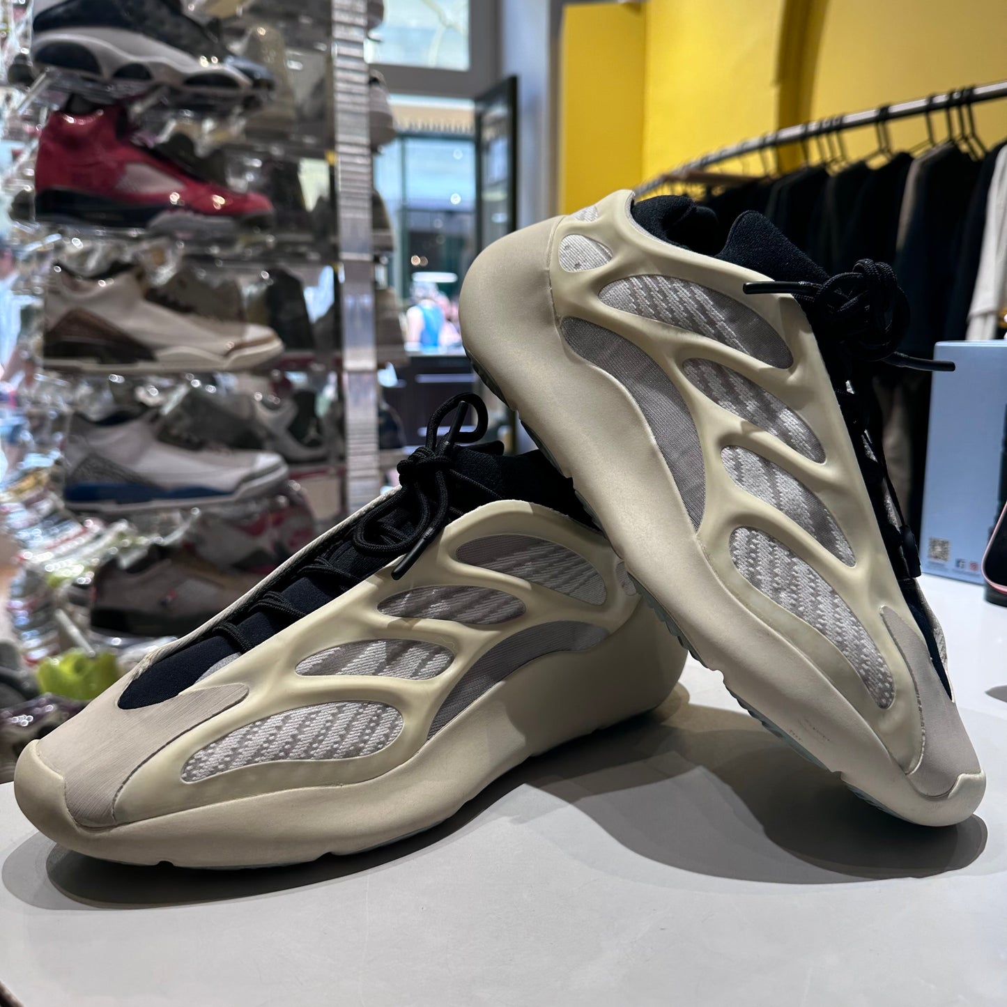 Yeezy 700 V3 Azael 2019 Pre-Owned US 10