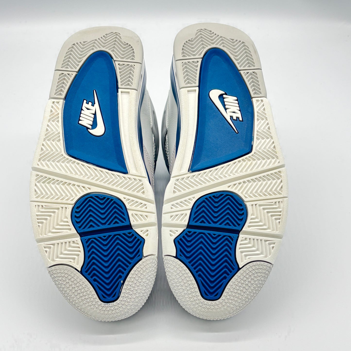 Jordan 4 Retro Military Blue Pre-owned US9