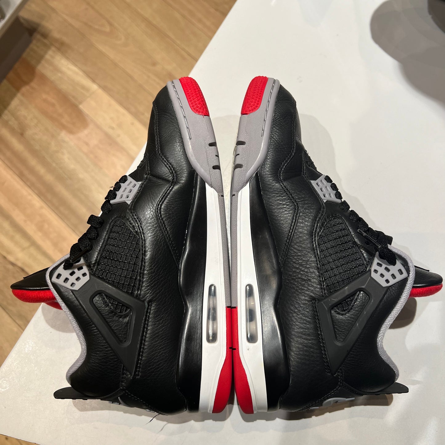 Jordan 4 Retro Bred Reimagined Pre-owned US 9.5