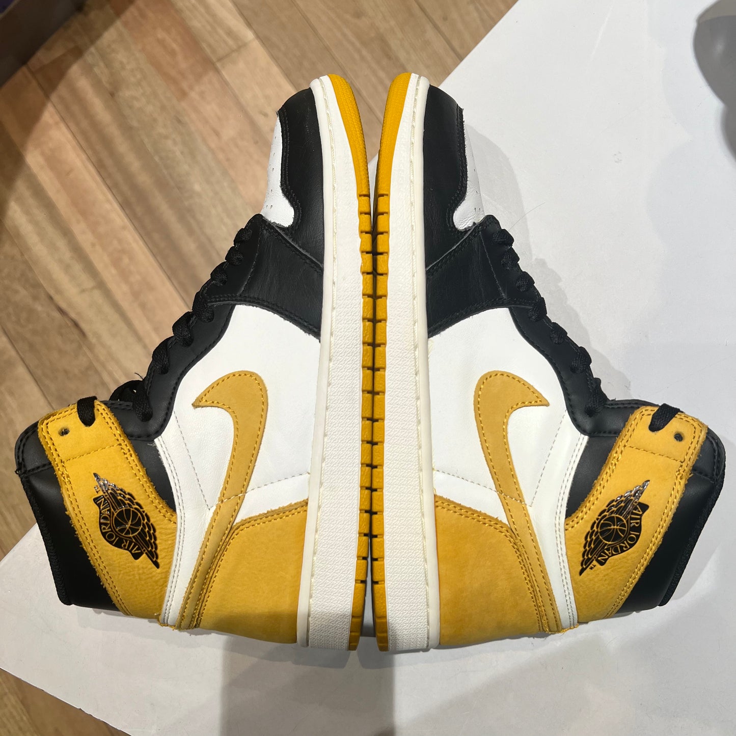 Jordan 1 Retro High Yellow Ochre Pre-owned US 10.5